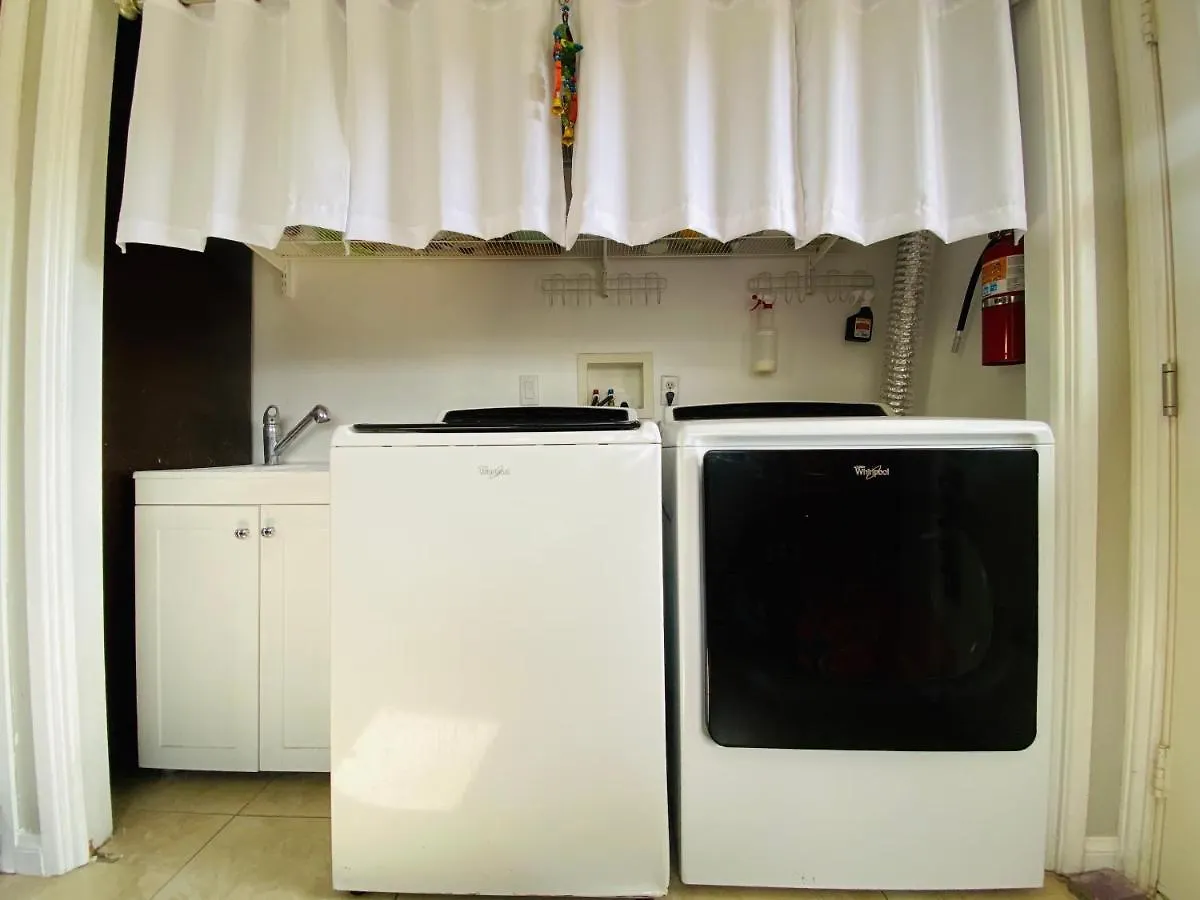 Costa Mesa Homestay - Private Rooms With 2 Shared Baths And Hosts Onsite United States