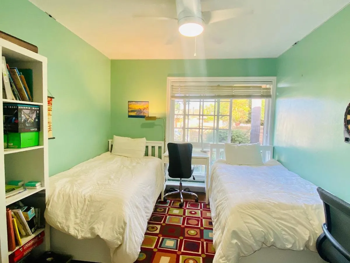 Costa Mesa Homestay - Private Rooms With 2 Shared Baths And Hosts Onsite United States