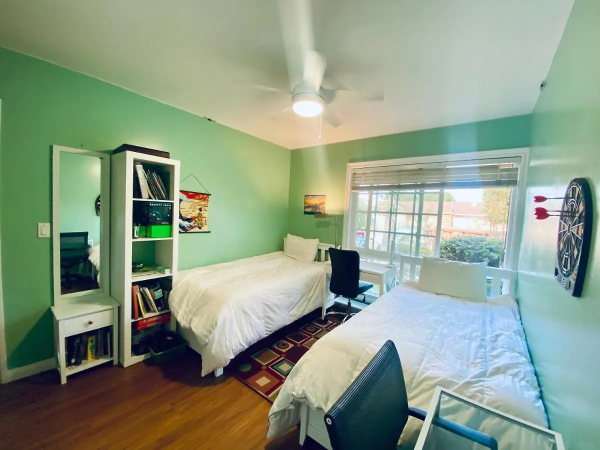Costa Mesa Homestay - Private Rooms With 2 Shared Baths And Hosts Onsite