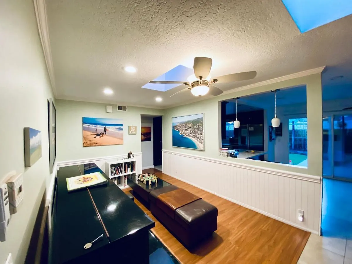Costa Mesa Homestay - Private Rooms With 2 Shared Baths And Hosts Onsite