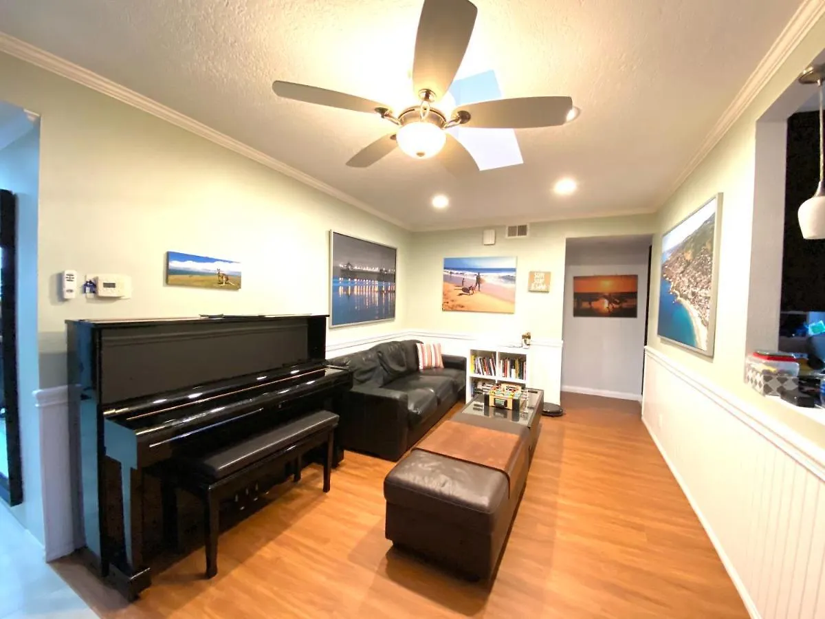 Costa Mesa Homestay - Private Rooms With 2 Shared Baths And Hosts Onsite