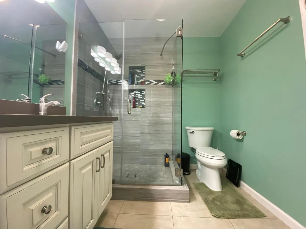Costa Mesa Homestay - Private Rooms With 2 Shared Baths And Hosts Onsite United States