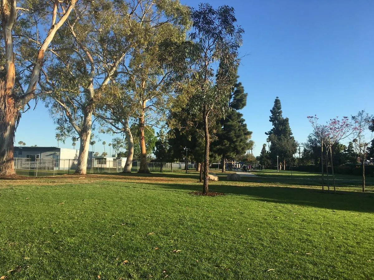 Costa Mesa Homestay - Private Rooms With 2 Shared Baths And Hosts Onsite Costa Mesa